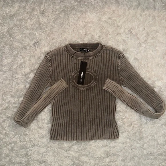 Grey washed sweater with cut out - Picture 3 of 4